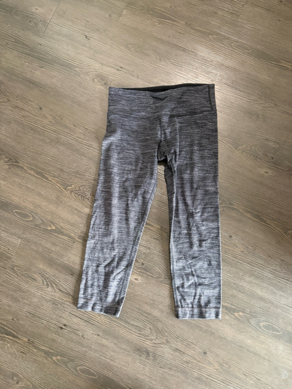 lululemon athletica Gray Heather Cropped Leggings